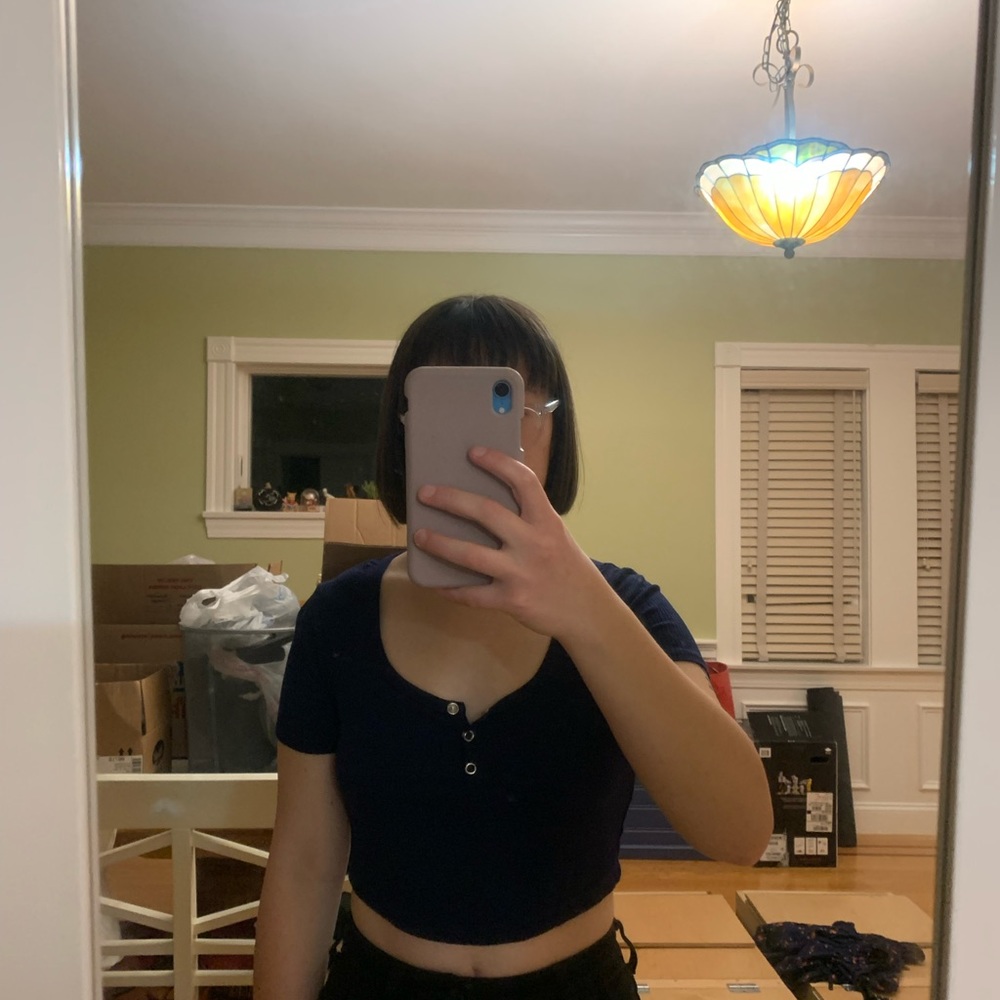 Pacsun cropped navy t shirt.
